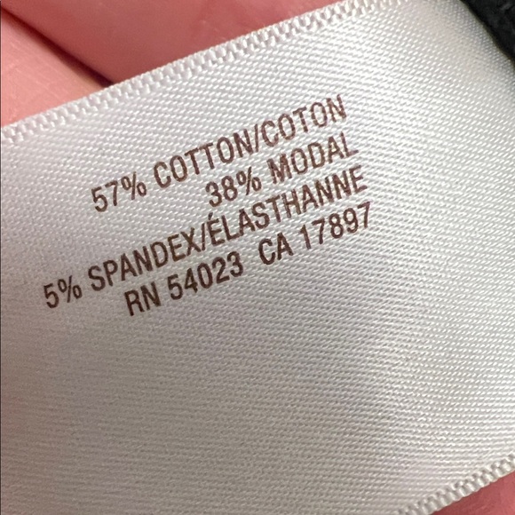 Old Navy Women's Black Tank Top - Picture 6 of 6